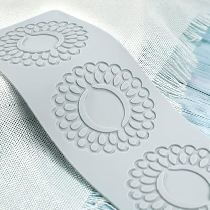 Silicone Molds 3D Hollow Leaf Chocolate Molds Honeycomb Bee Candy Mold Flower Pattern Fondant Mold Cake Topper Sugar Craft Decoration (R_Sunflower_10.08 * 3.56 * 0.08inch)