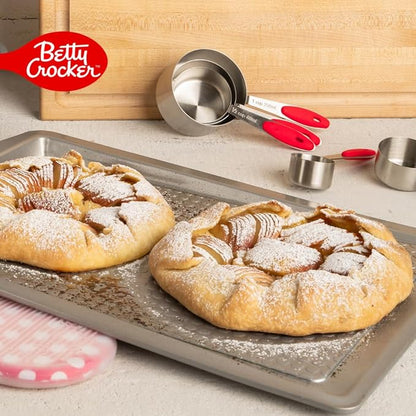 Betty Crocker Measuring Cooking Bundle includes a set of five measuring spoons and five measuring cups. The spoons have a dual design and magnetic snap for easy storage.