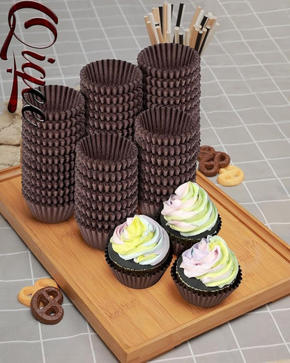 qiqee 600 Count Mini Cupcake Liners Coffee Muffin Liners Food Grade Baking Cups Paper No Smells（Small Size）