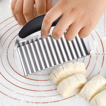 JAYVAR Large Crinkle Cutter French Fry Cutter, Large Crinkle Potato Slicer Wavy Chopper, Stainless Steel Wavy Slicer Crinkle Cutting Chopping Tools with Handle for Carrot Vegetable