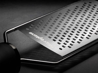 Microplane Gourmet Series Cheese Grater (Coarse, Red)