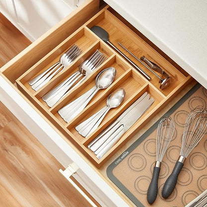 Amazon Basics 20-Piece Stainless Steel Flatware Set with Square Edge, Service for 4, Silver